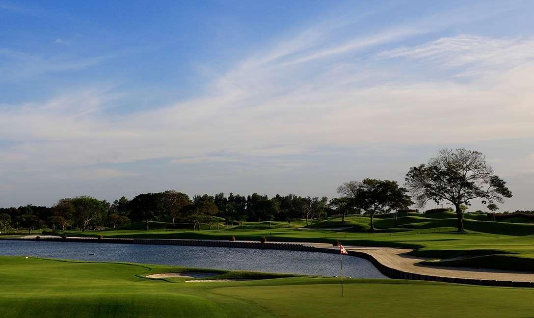 拉古娜都喜天丽酒店 新加坡 外观 照片 The 17th hole at the 2013 PGA Championship