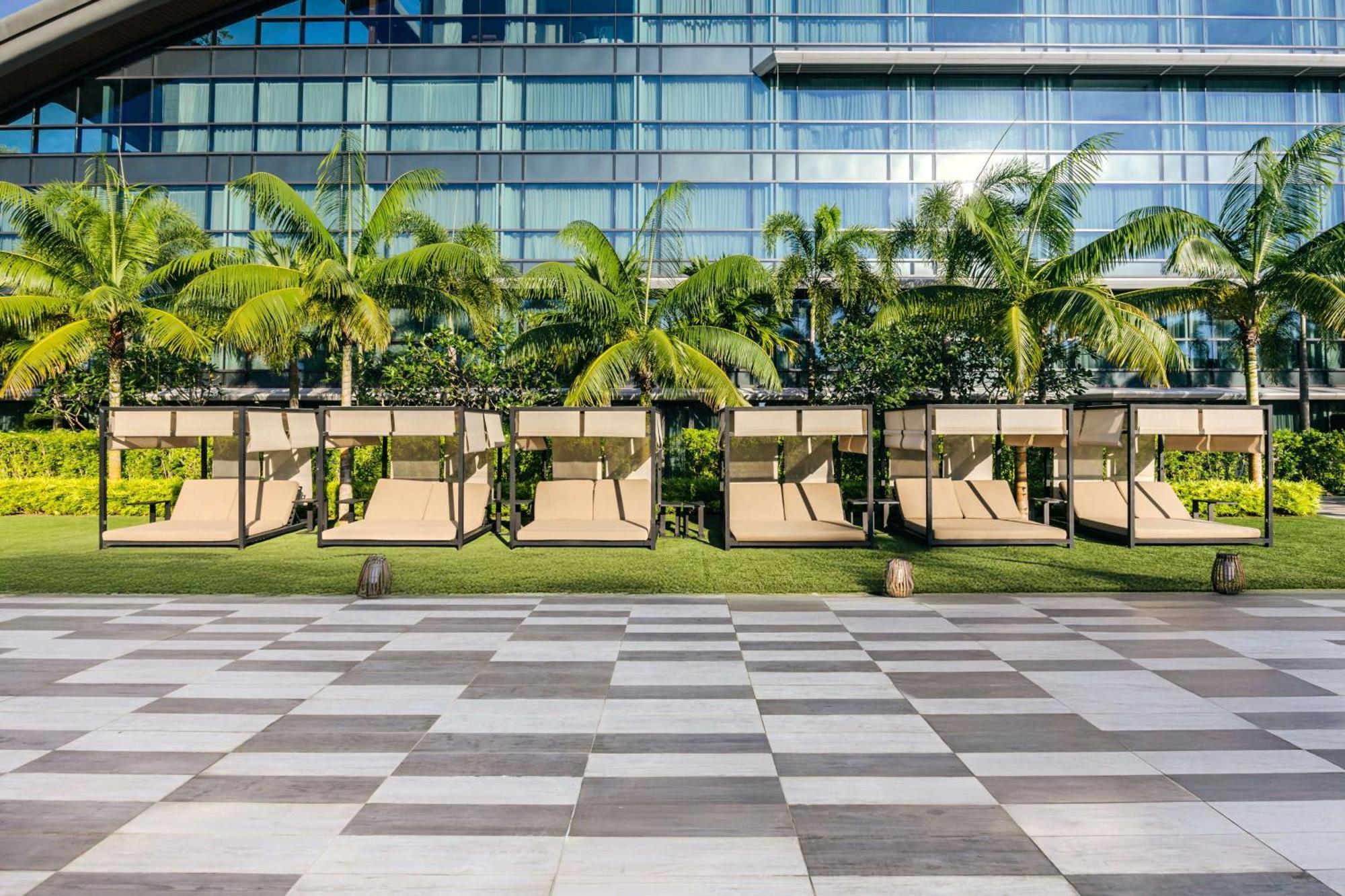 拉古娜都喜天丽酒店 新加坡 外观 照片 The pool deck at the Westin